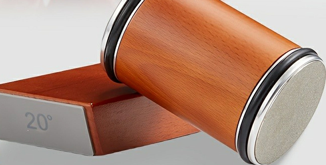 The rolling sharpener and the magnetic base in hand