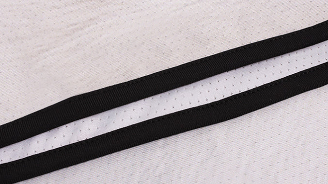 The two elastic bands at the back of the bandana